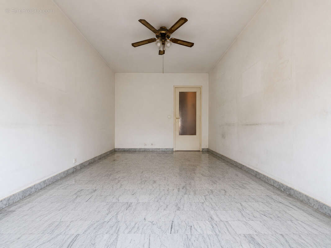 2 pièces traversant de 46,50 m2 avec extérieurs, cave et stationnement   Borrigo - photo 4