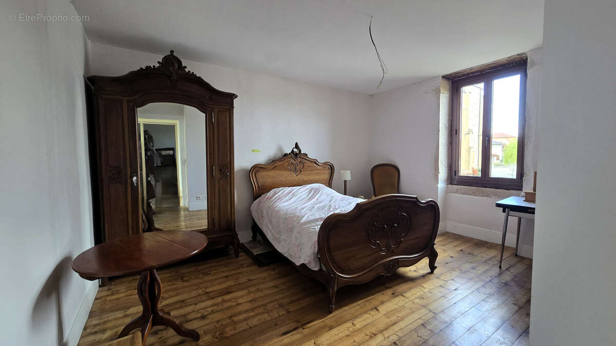 Maison à SAINT-CYR-SUR-MENTHON