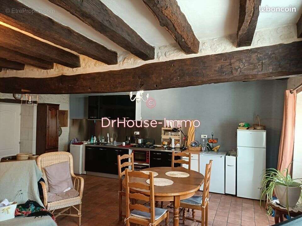 Appartement à CROUZILLES