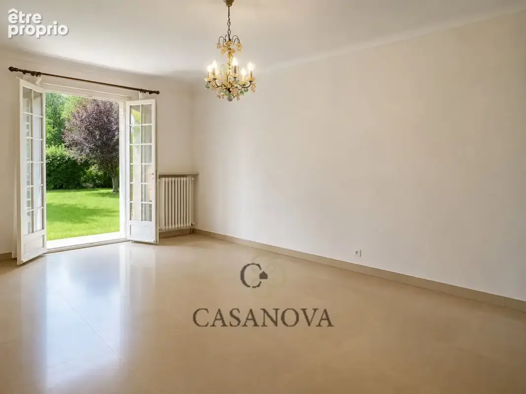 Maison familiale de 190 m² avec grand terrain à Lattes-Maurin - photo 5