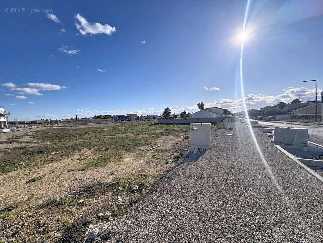 Photo 3 - Terrain à MAUGUIO