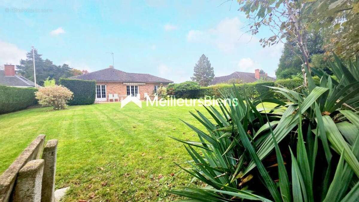 Maison à AULNOYE-AYMERIES