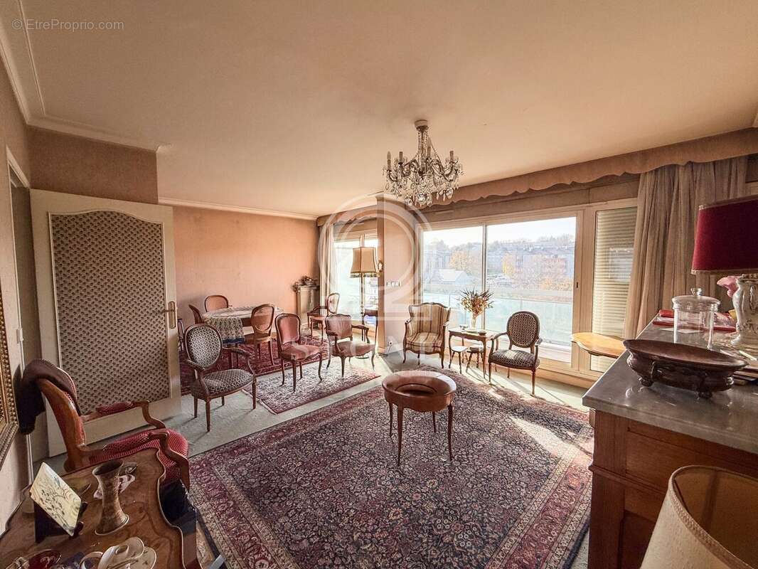 Appartement à LA CELLE-SAINT-CLOUD