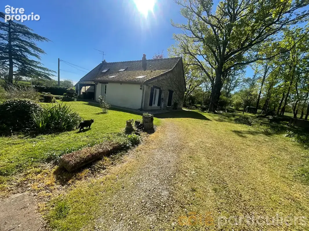 Propriété sur 2,4 hectares entre LIGNIERES  SAINT AMAND - photo 2