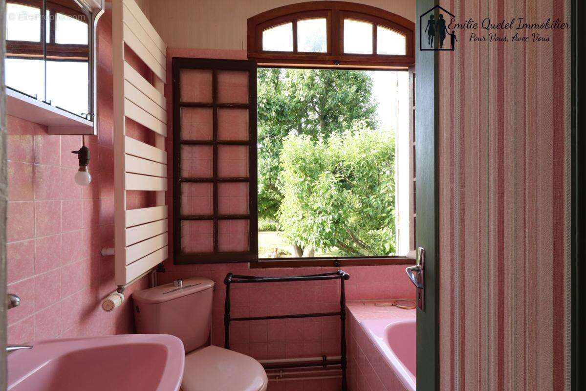 Maison à LA HARENGERE