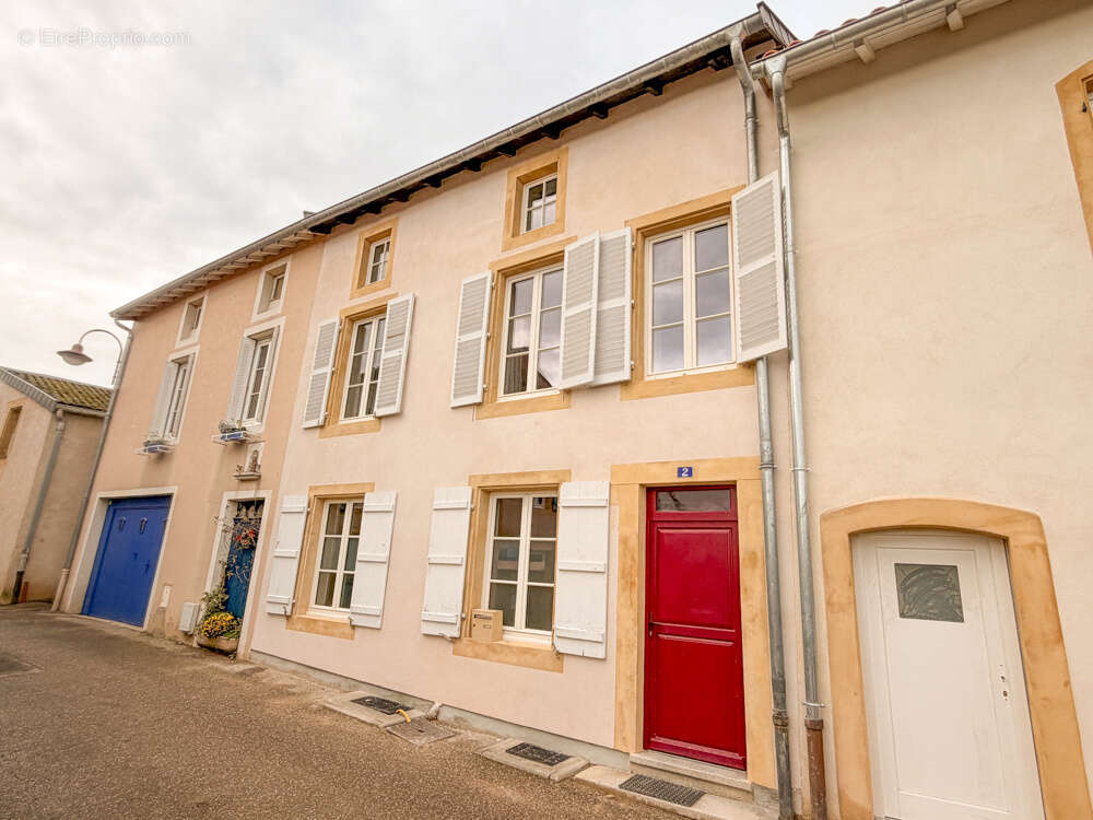 Maison à LESSY
