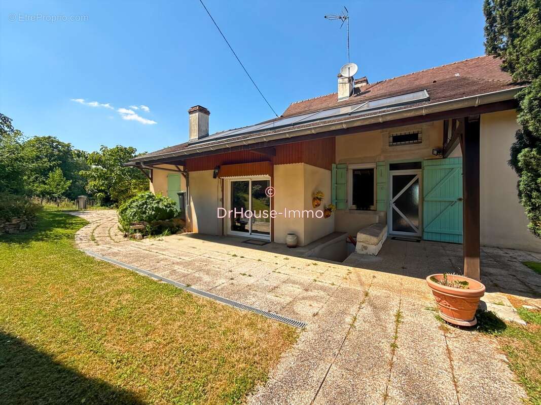 Maison à CIREY-LES-PONTAILLER