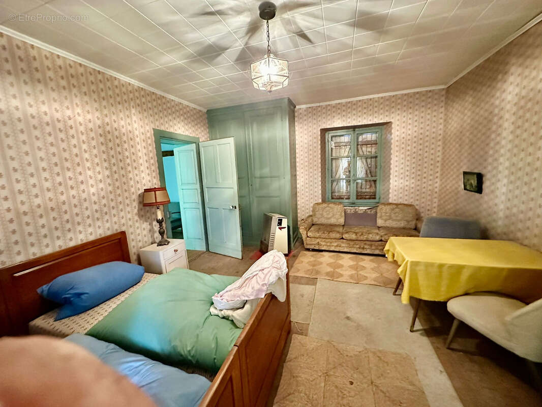 Maison à GRANGES-LE-BOURG