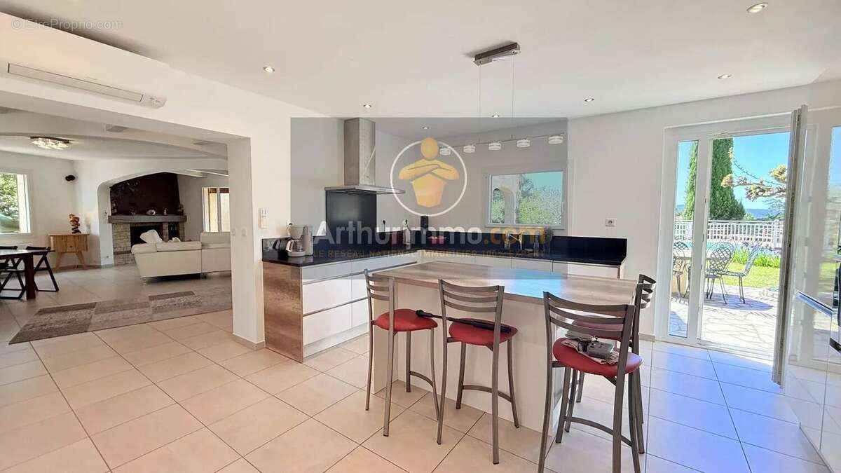 Maison à POURRIERES