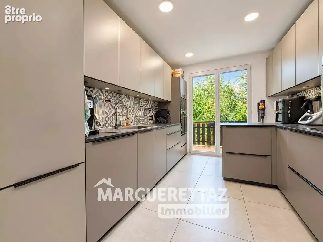 VIUZ-EN-SALLAZ – Maison familiale avec magnifique terrain arboré - photo 4