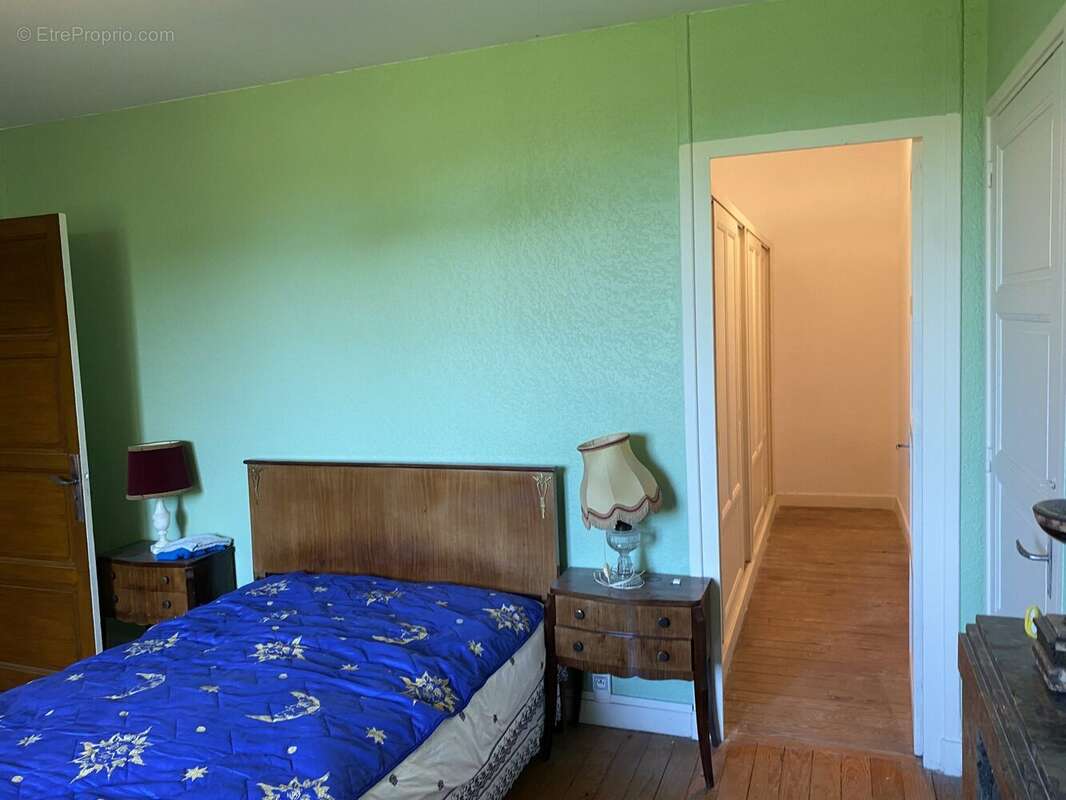 chambre avec dressing - Maison à SAINT-NAZAIRE-EN-ROYANS