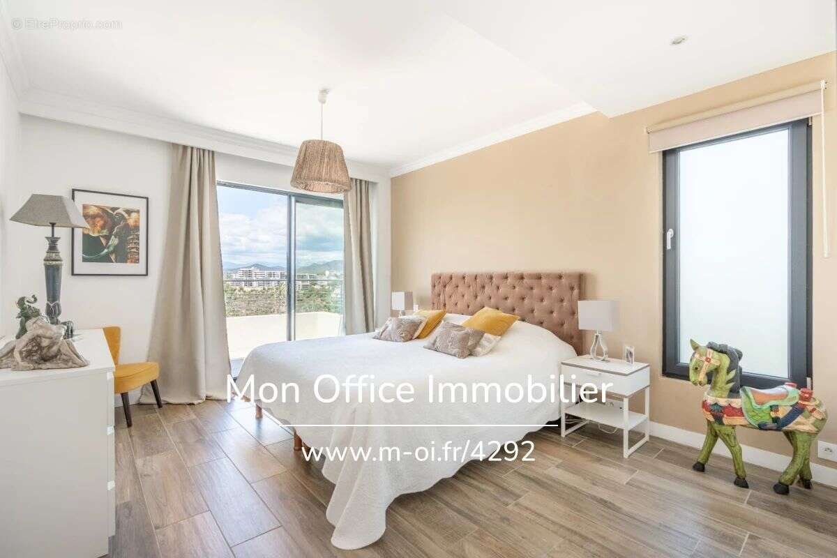 Référence : 6690-SIC. - EXCLUSIVITE Villa loft vue panoramique Saint Raphaël - photo 12
