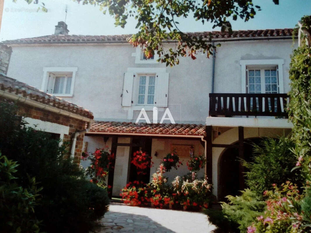 Charmant Ensemble de Maisons Charentaises - photo 17