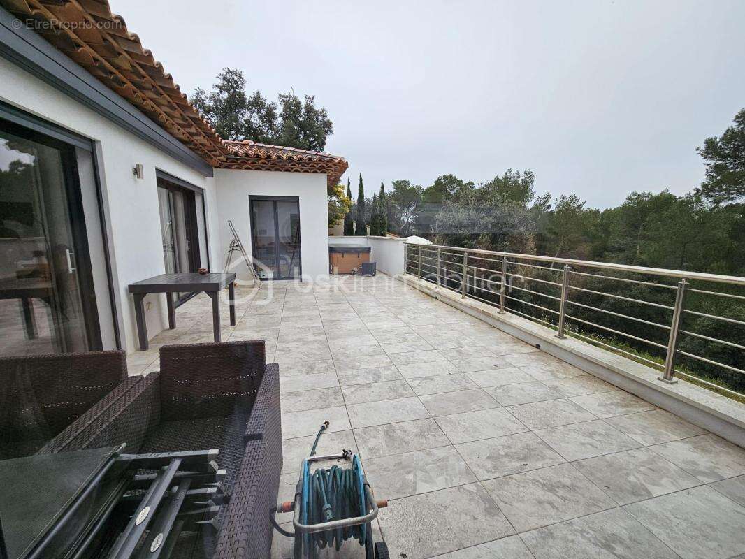 Maison à LE CANNET-DES-MAURES