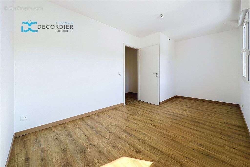 Superbe T5 Duplex récent avec terrasse, double garage et excellent DPE A/A !  - photo 17