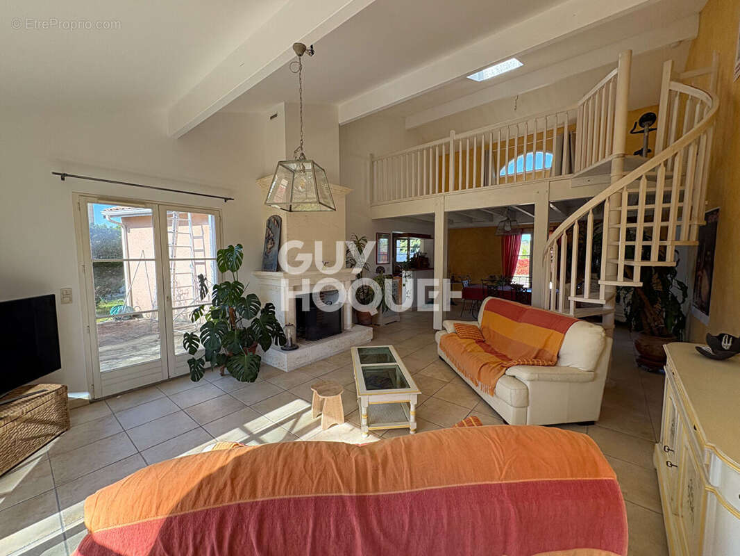 Maison à CASTRES-GIRONDE