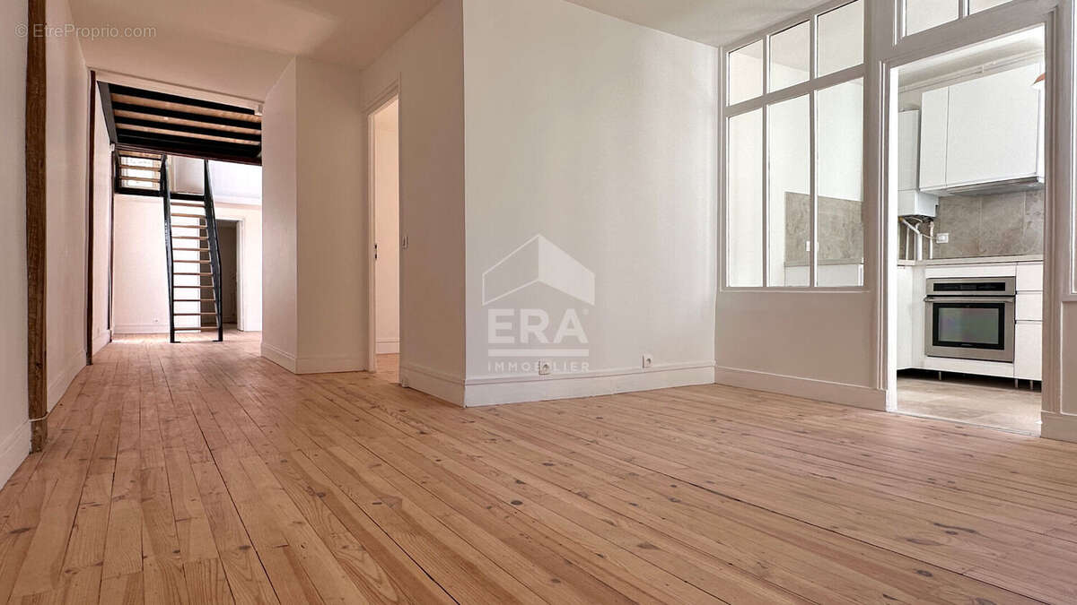 Appartement à PARIS-10E