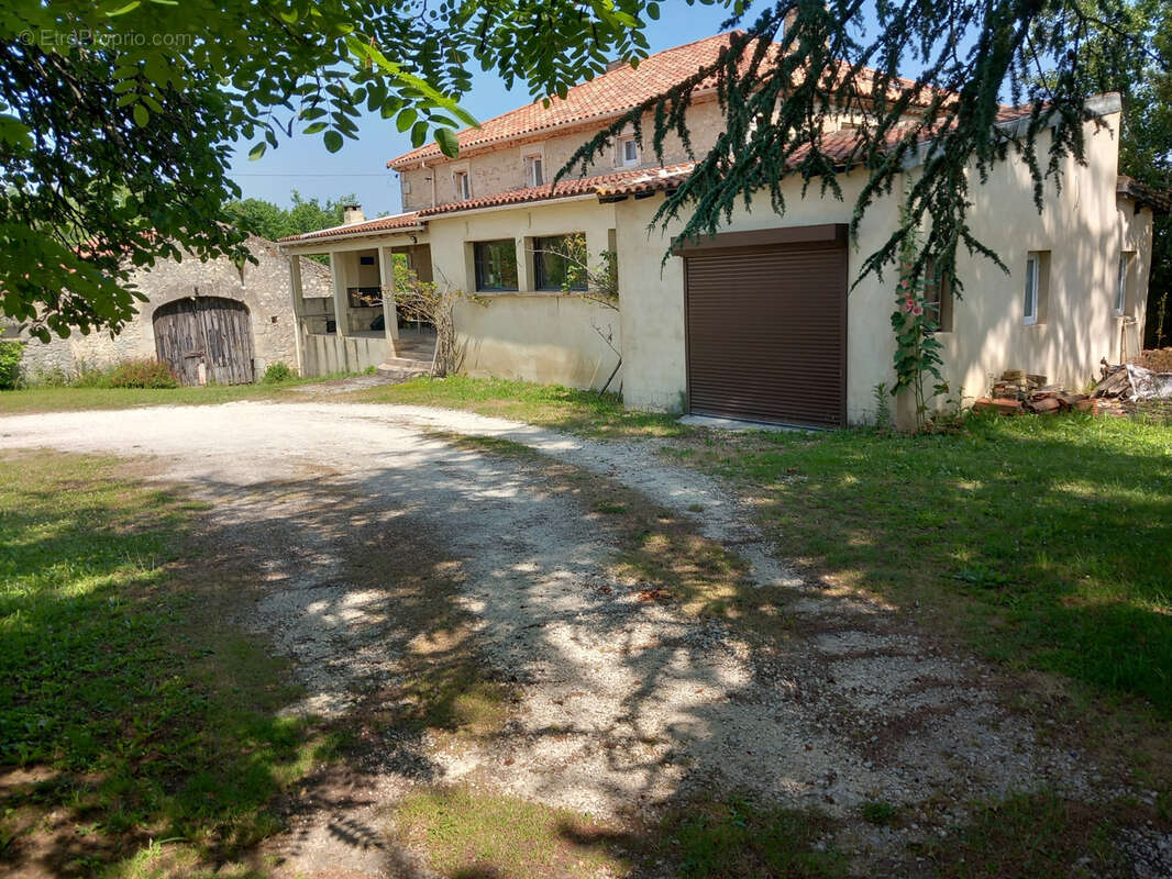 Maison à MONTAYRAL