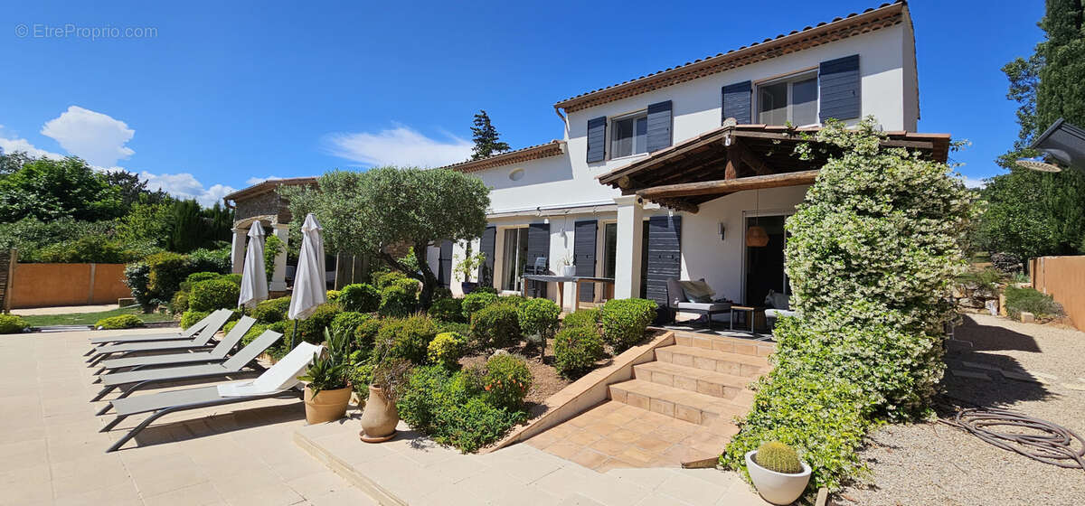 Double villa 200m2 sur un terrain de 5340m2 avec double garage 3 carports et piscine - photo 24