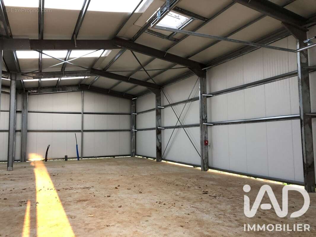 Appartement 353 m² à Gisors  - photo 2