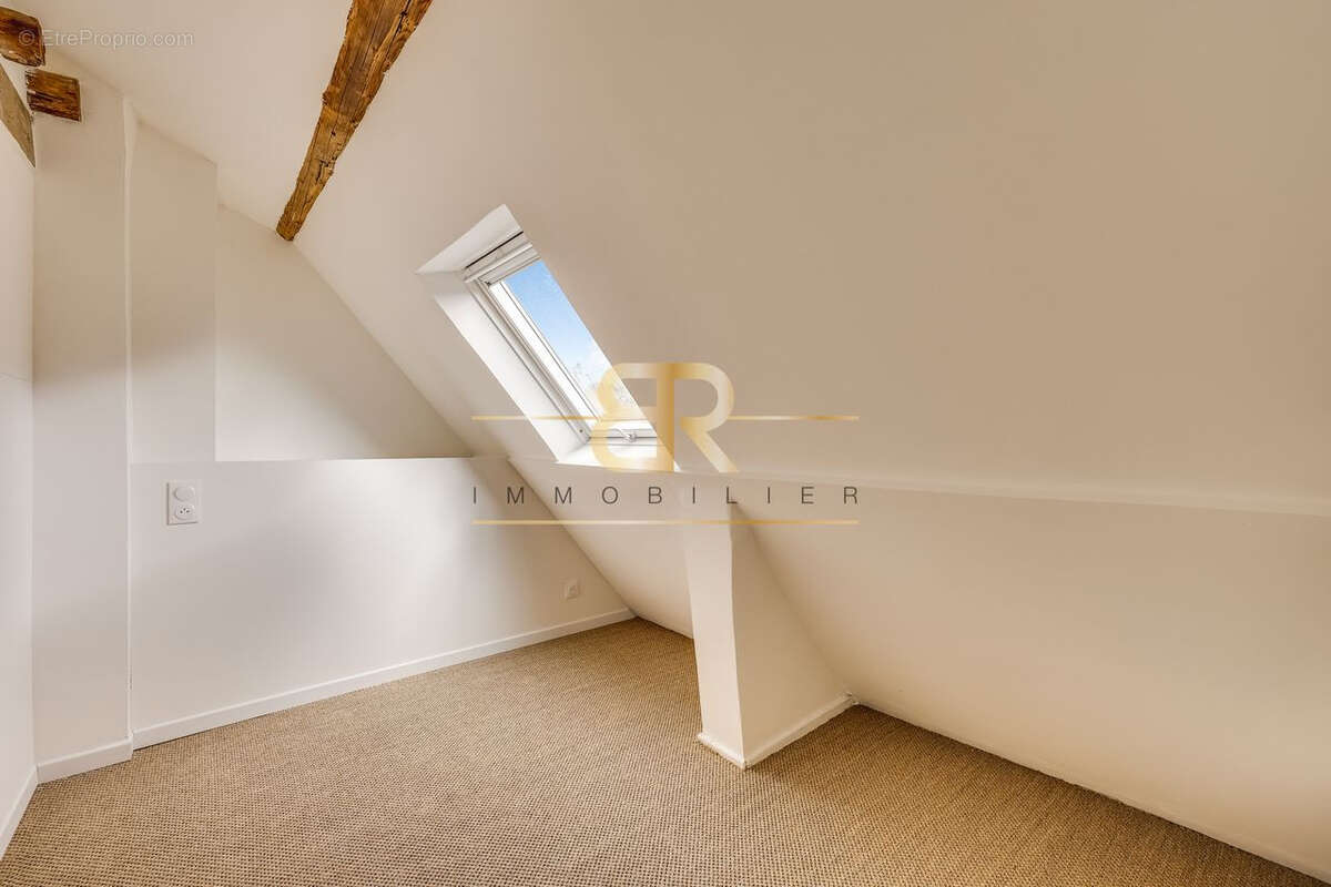 Appartement à PARIS-9E