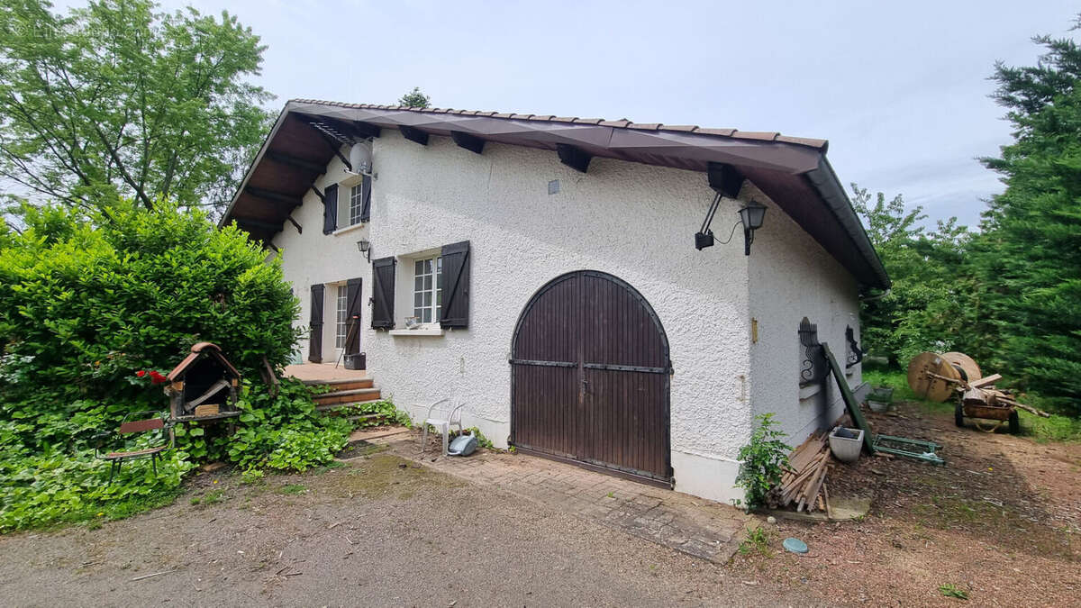 Maison à SURY-LE-COMTAL