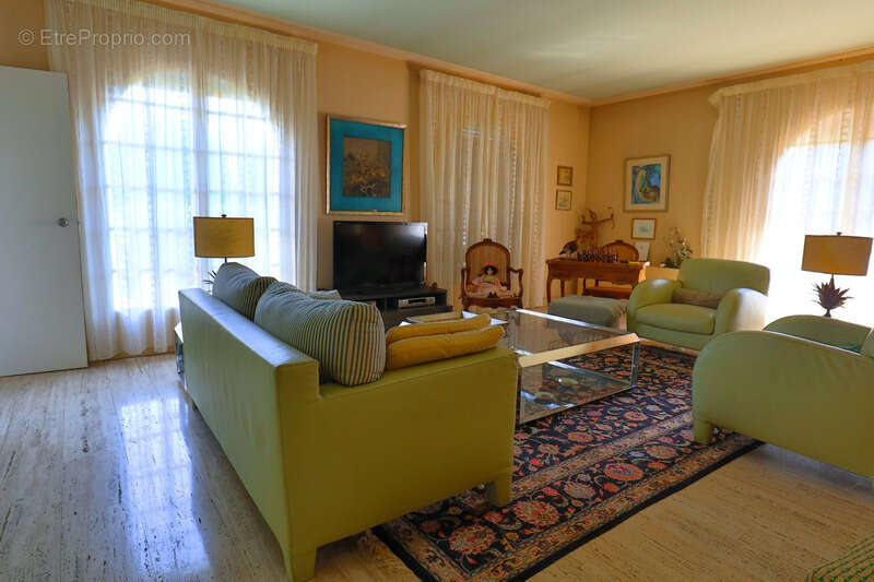 Maison à SAINT-BARTHELEMY-DE-VALS