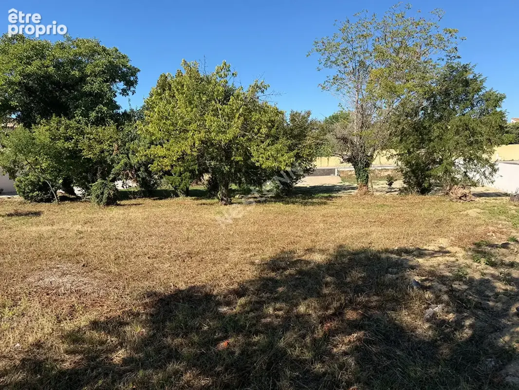 Ansouis (Luberon) : terrain constructible de 870 m², viabilisé, avec piscine et grand jardin possibles - photo 3