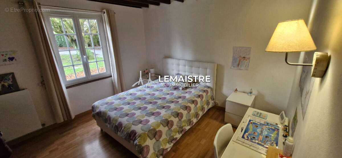 Maison à vendre - Aux portes d'Yvetot - 215 m² - 6 chambres - Suite parentale - Terrain de 1 780 m² - photo 6