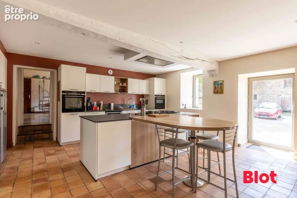 Maison 9 pièces 199 m² à vendre à Saint-Jean-Sur-Vilaine (35220) - photo 4