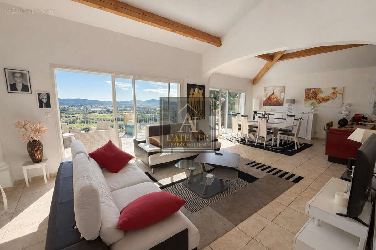 Maison à SOLLIES-VILLE