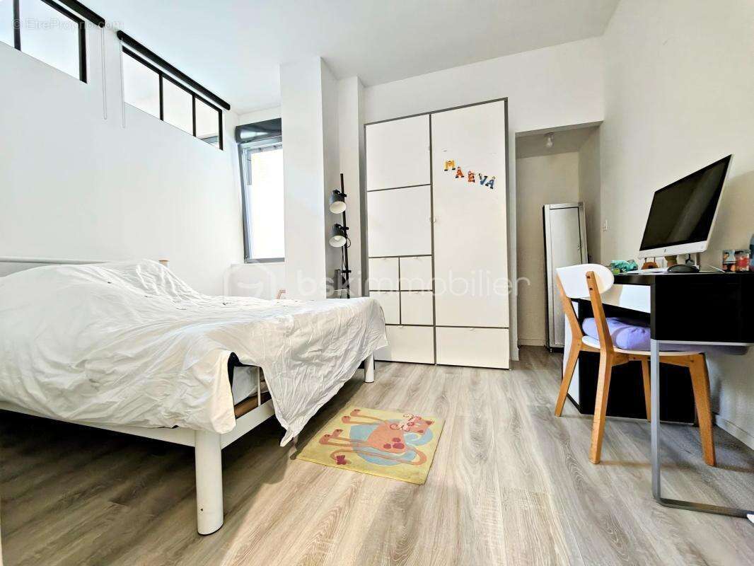 EXCLUSIVITÉ – Magnifique appartement duplex avec terrasse au cœur de la Place du Forum à Reims ! - photo 11