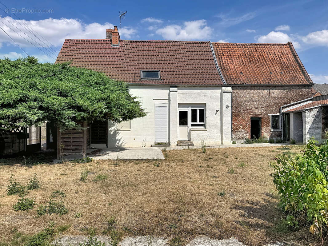 Fermette 95m2 habitables en grande partie rénovée avec petite grange attenante 59243 QUAROUBLE - photo 2