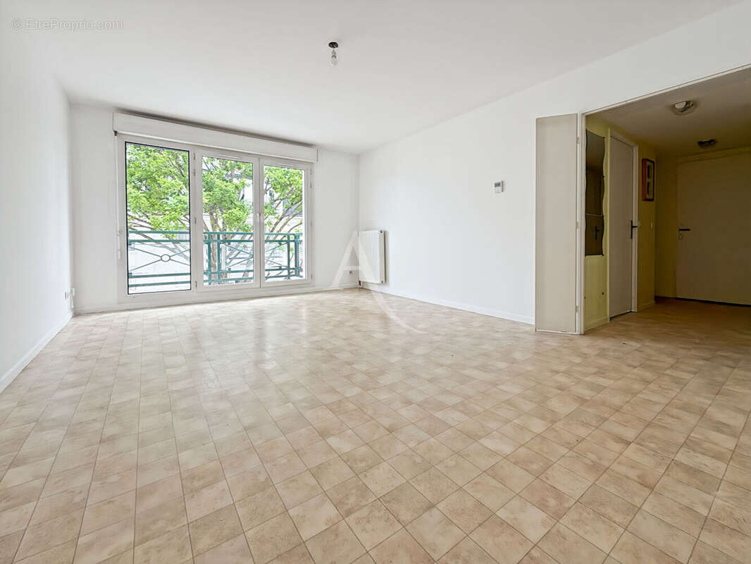Appartement à JOUY-LE-MOUTIER