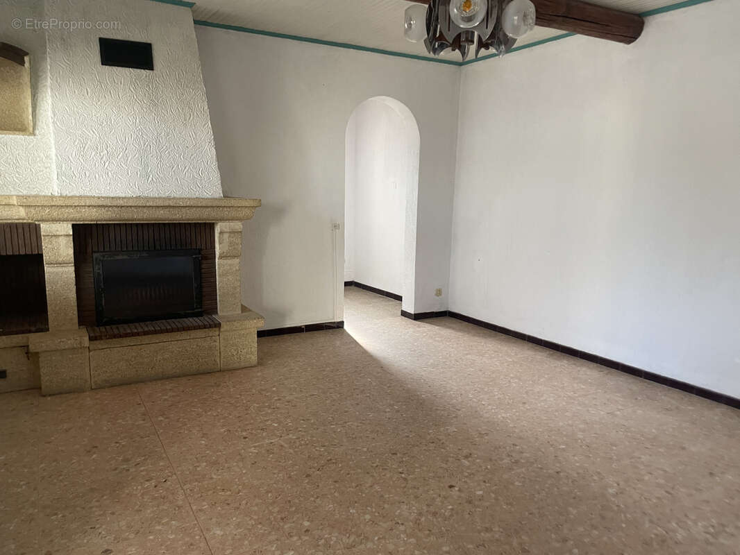 Villa R+1 sur parcelle agricole de 1900 m2 - photo 5