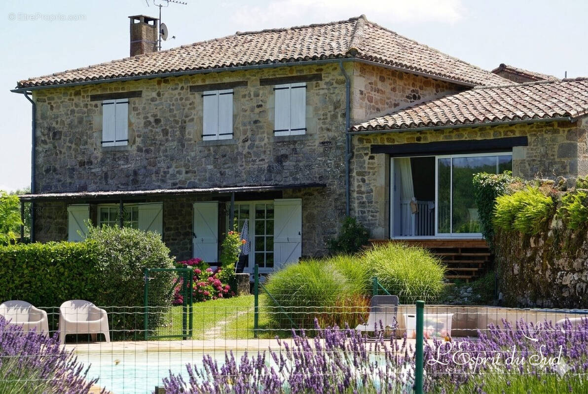 Maison à CAHUZAC-SUR-VERE