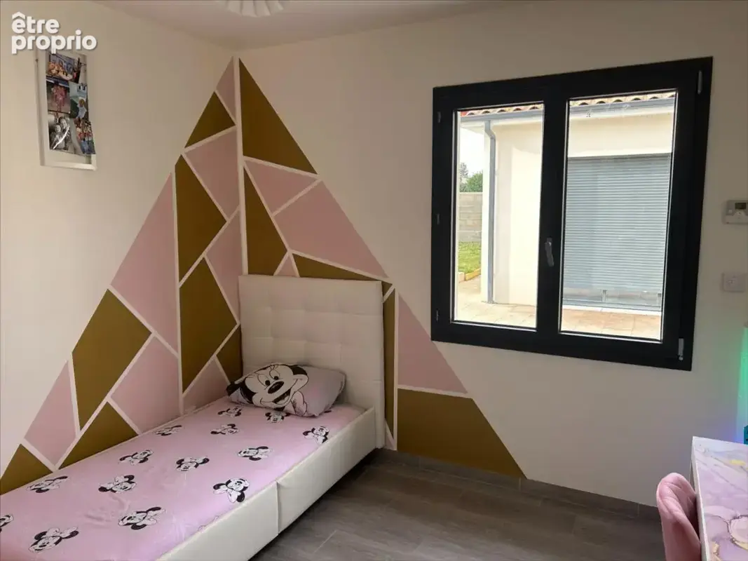 Maison 140 m² à Jaunay-Clan  - photo 7