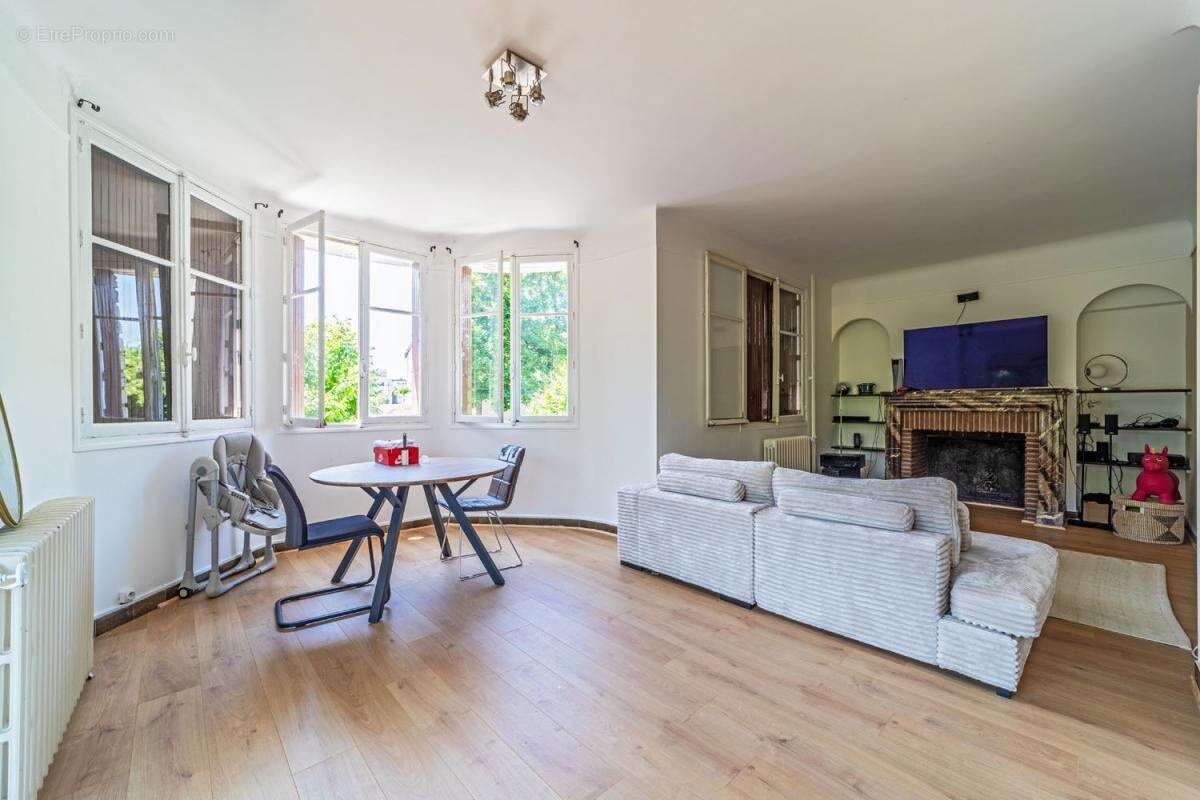 Maison à CHOISY-LE-ROI