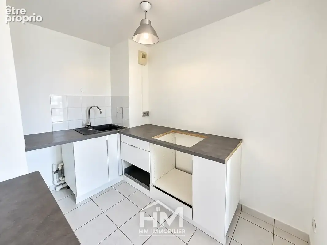 Rue Étienne Dolet  Exclusivité — Appartement en dernier étage avec balcon - photo 7