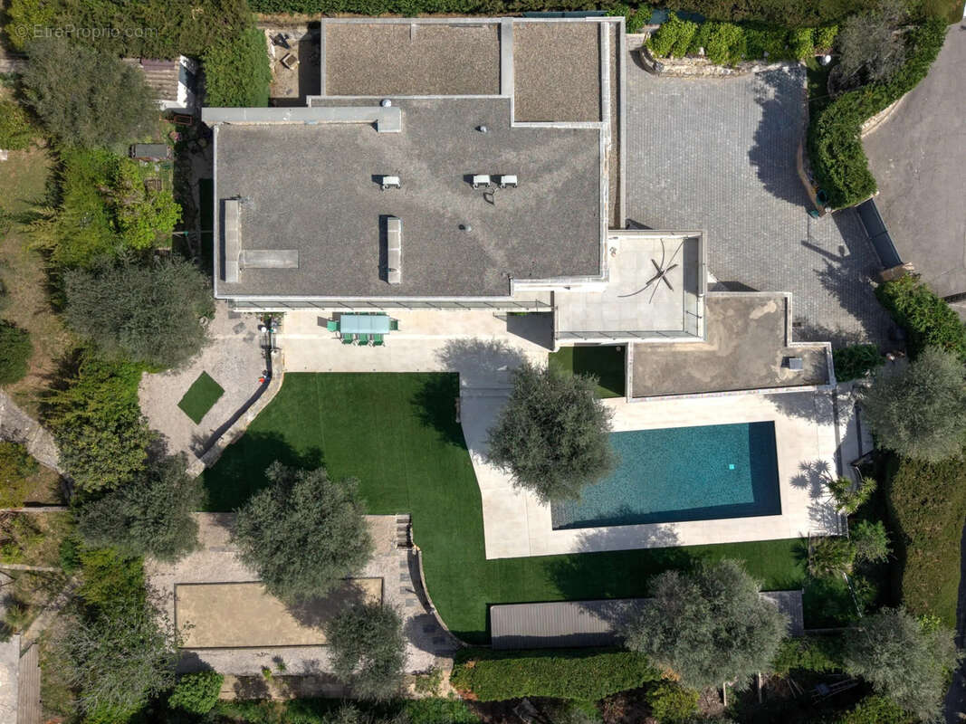 Maison à VALBONNE