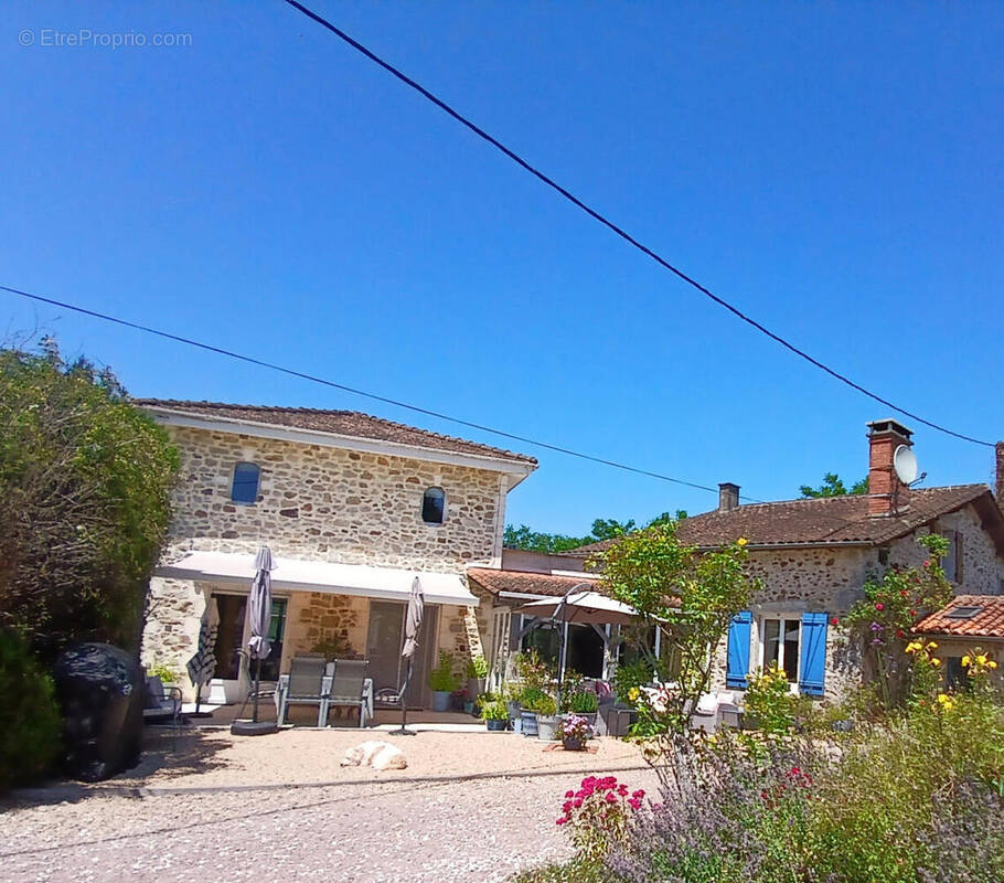 new and old - Maison à BUSSIERE-BADIL