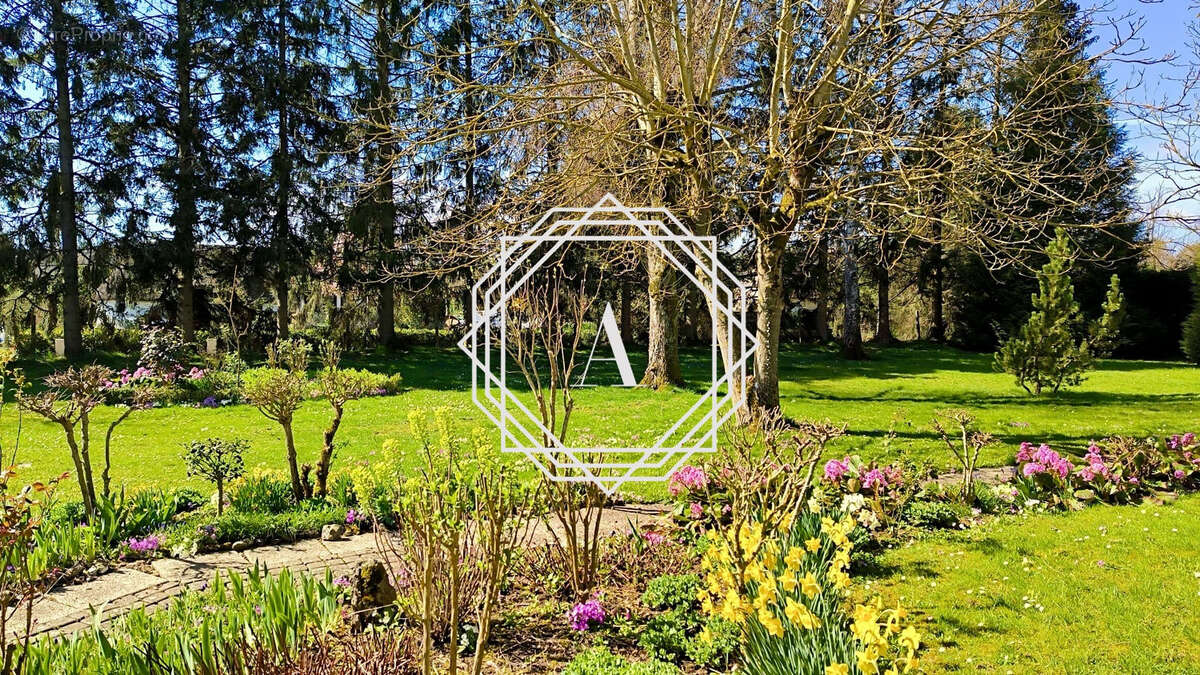 Maison à SAINTE-GENEVIEVE