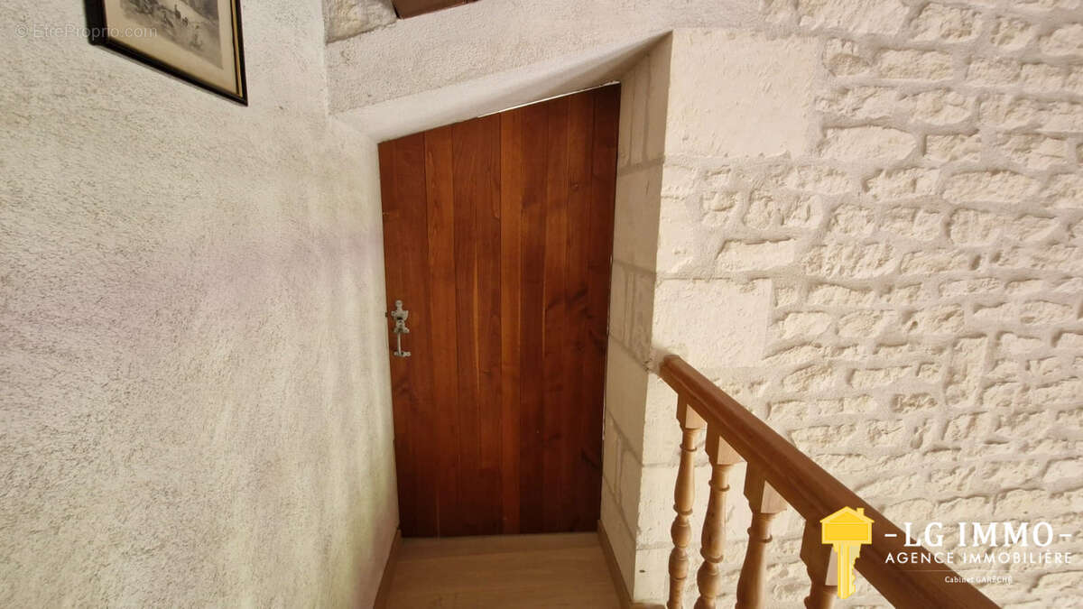 Maison à CHENAC-SAINT-SEURIN-D'UZET