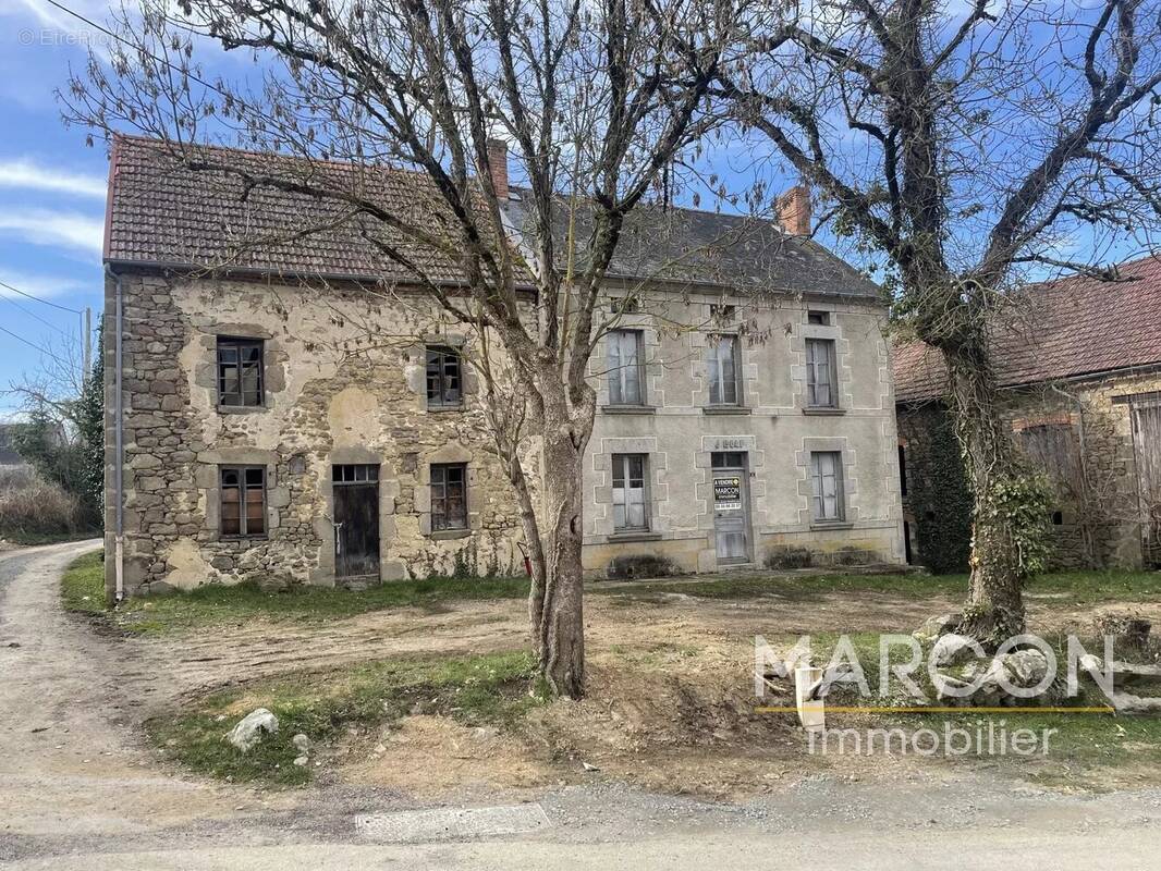 Maison à SAINT-JULIEN-LE-CHATEL