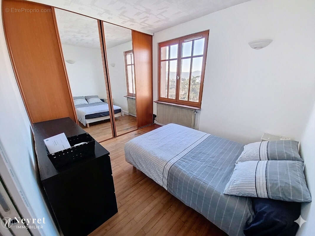 Appartement à SATHONAY-CAMP