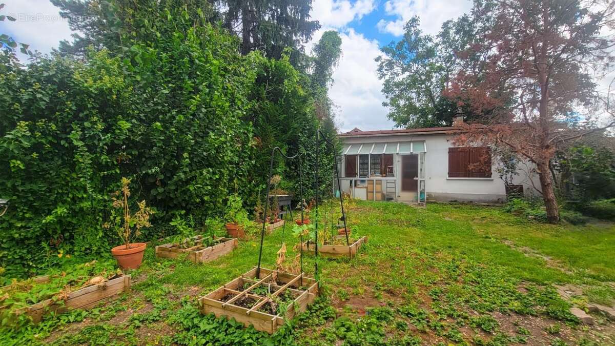 Maison à VAIRES-SUR-MARNE