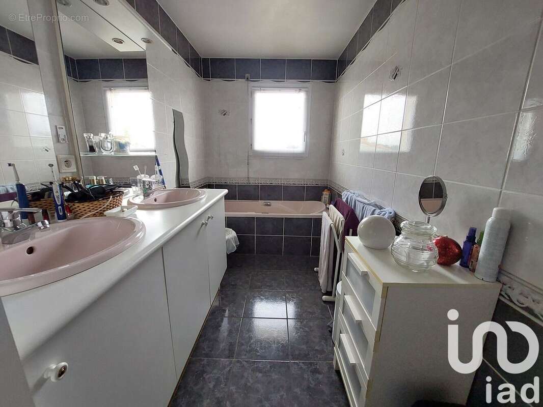 Photo 7 - Maison à GENESTON