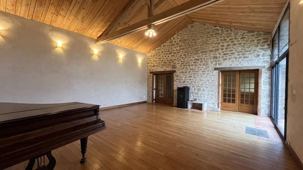 Maison à DETTEY