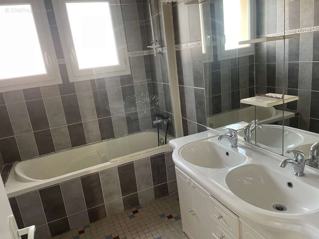 MAISON de plain-pied sur un jardin de 6000m2. - photo 6