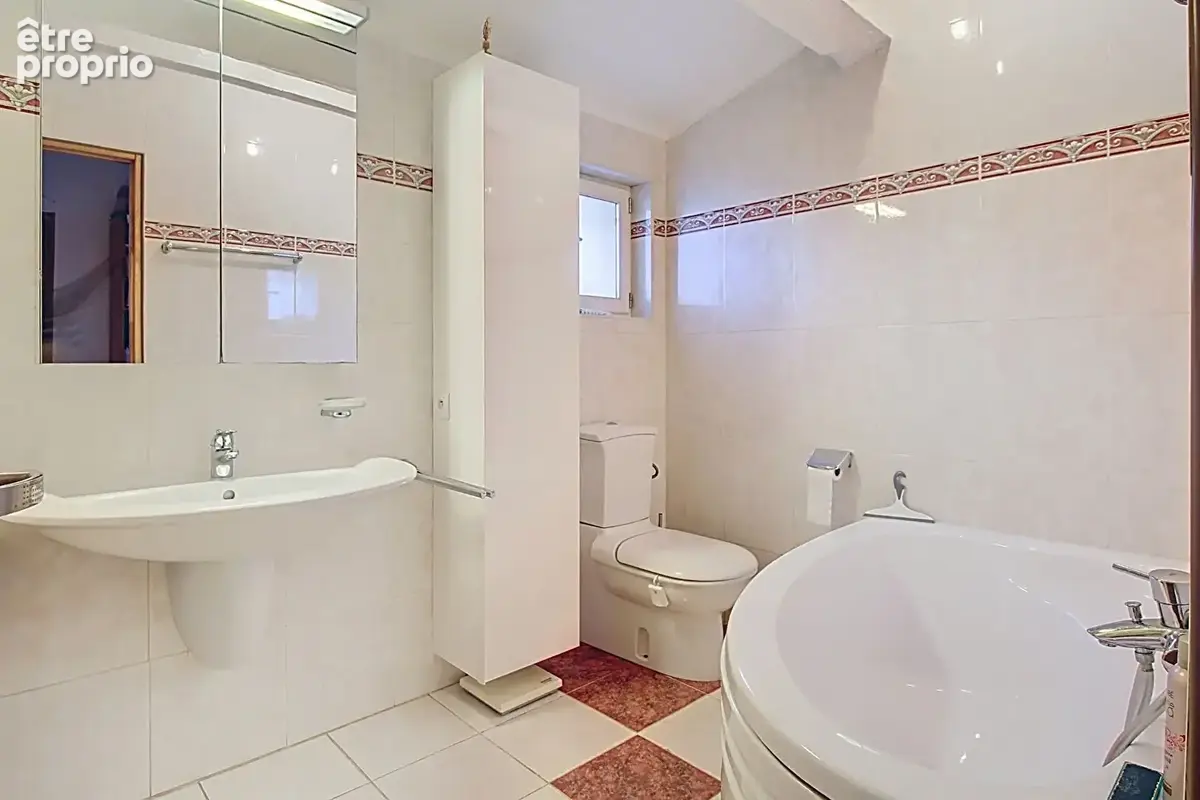 Maison 140  m² avec piscine, pool house et double garage . - photo 17